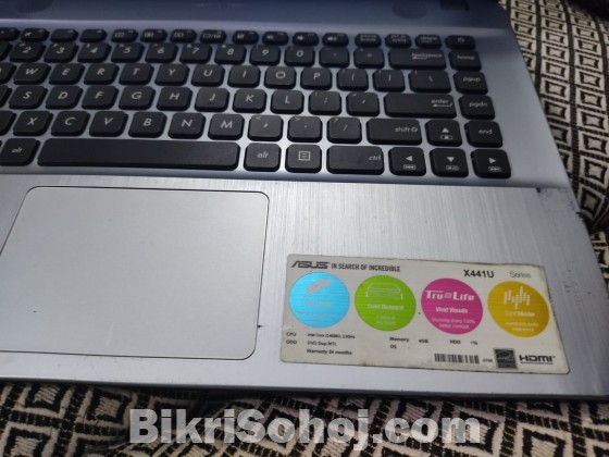 2 ta Asus laptop